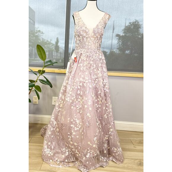 FLORAL EMBROIDERED ILLUSION V-NECK GOWN Size 4 - Picture 4 of 9